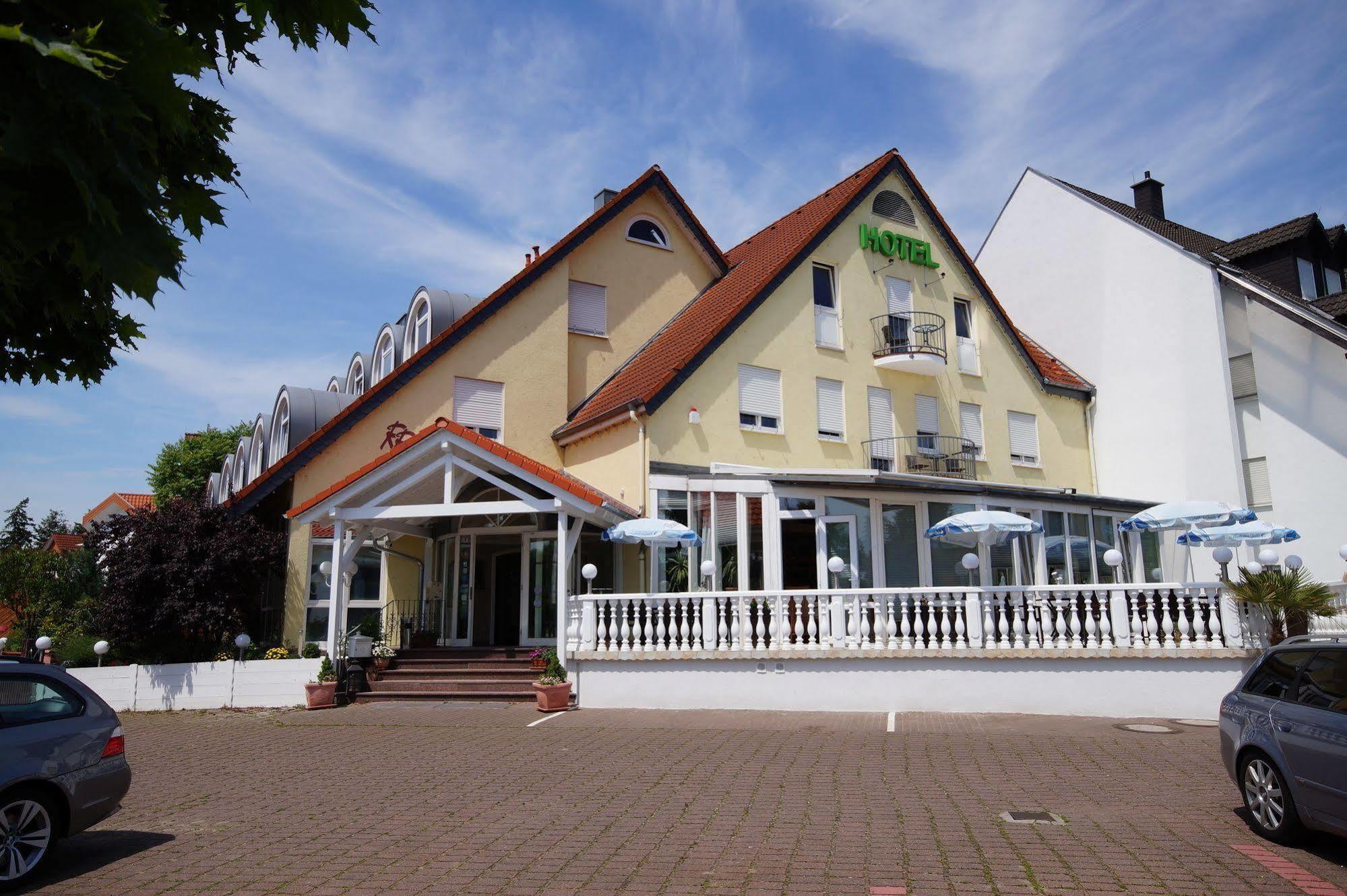 Hotel Bauschheimer Hof Ruesselsheim Exterior photo